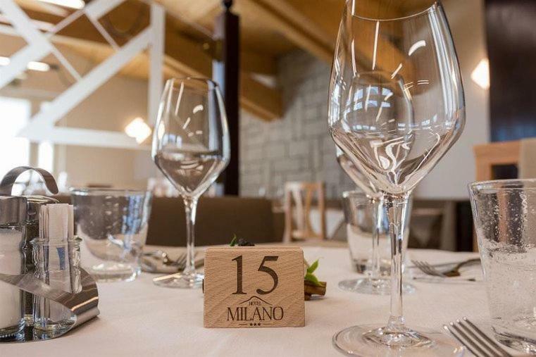 Hotel Milano Tione di Trento Eksteriør billede