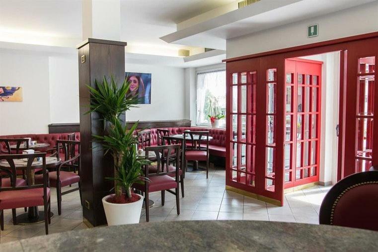 Hotel Milano Tione di Trento Eksteriør billede